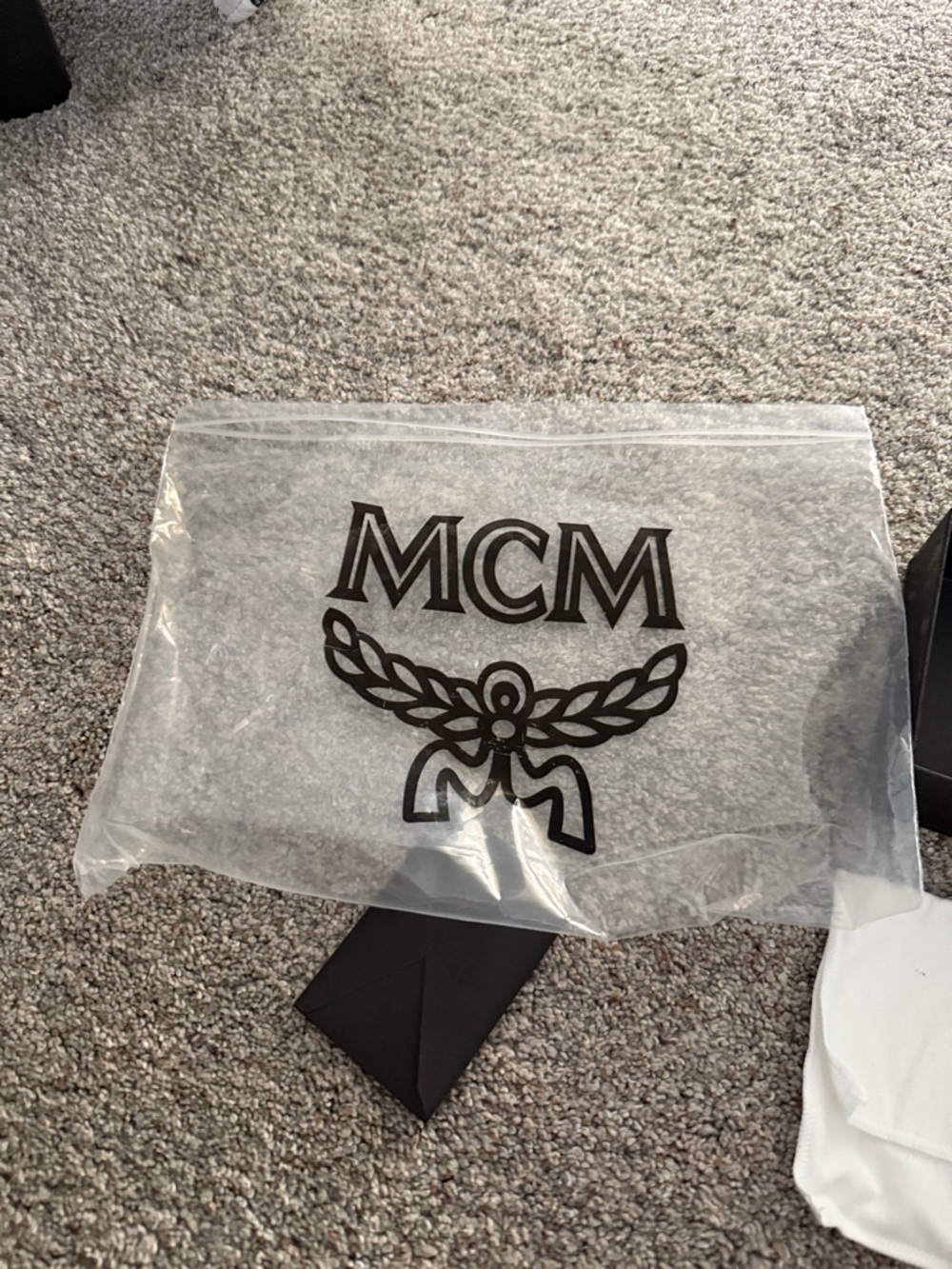 MCM Visetos Monogram zip-around wallet - Picture 12 of 14